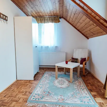 בית נופש Cozy Family Place 'hisa Grozdek' - 40a *
